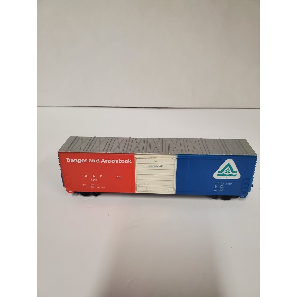 Life-Like 50 FT Freight Box Car "Bangor and Aroostook" Railroad Train HO Scale